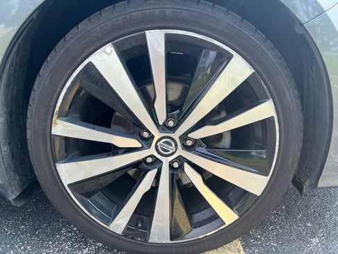 Used 2019 Nissan Altima 2.5 SR w/ SR Premium Package FWD image 16