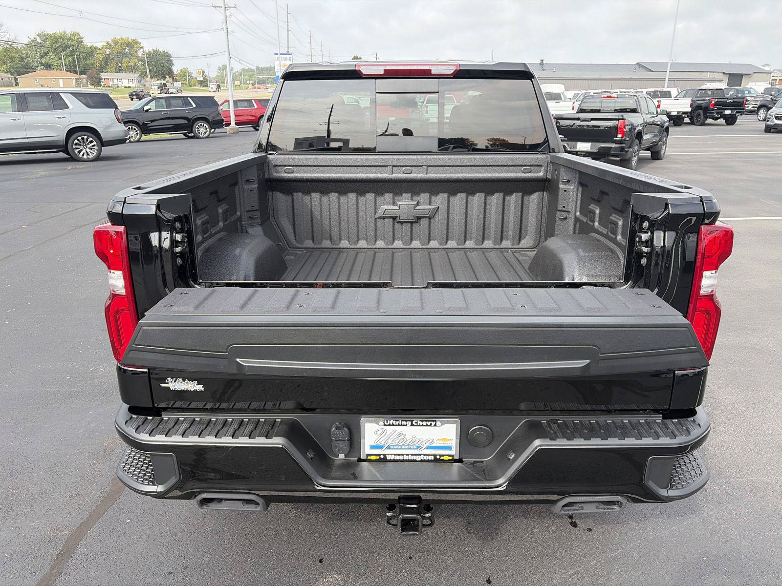 New 2026 Chevrolet Silverado 1500 RST w/ Dark Appearance Package AWD/4WD image 5