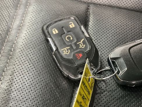 Used 2017 GMC Yukon Denali w/ Open Road Package image 27