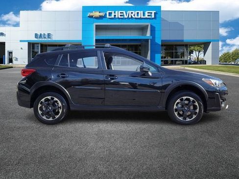 Used 2023 Subaru Crosstrek 2.0i Premium image 2