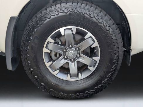 Used 2017 Nissan Frontier Desert Runner RWD image 11
