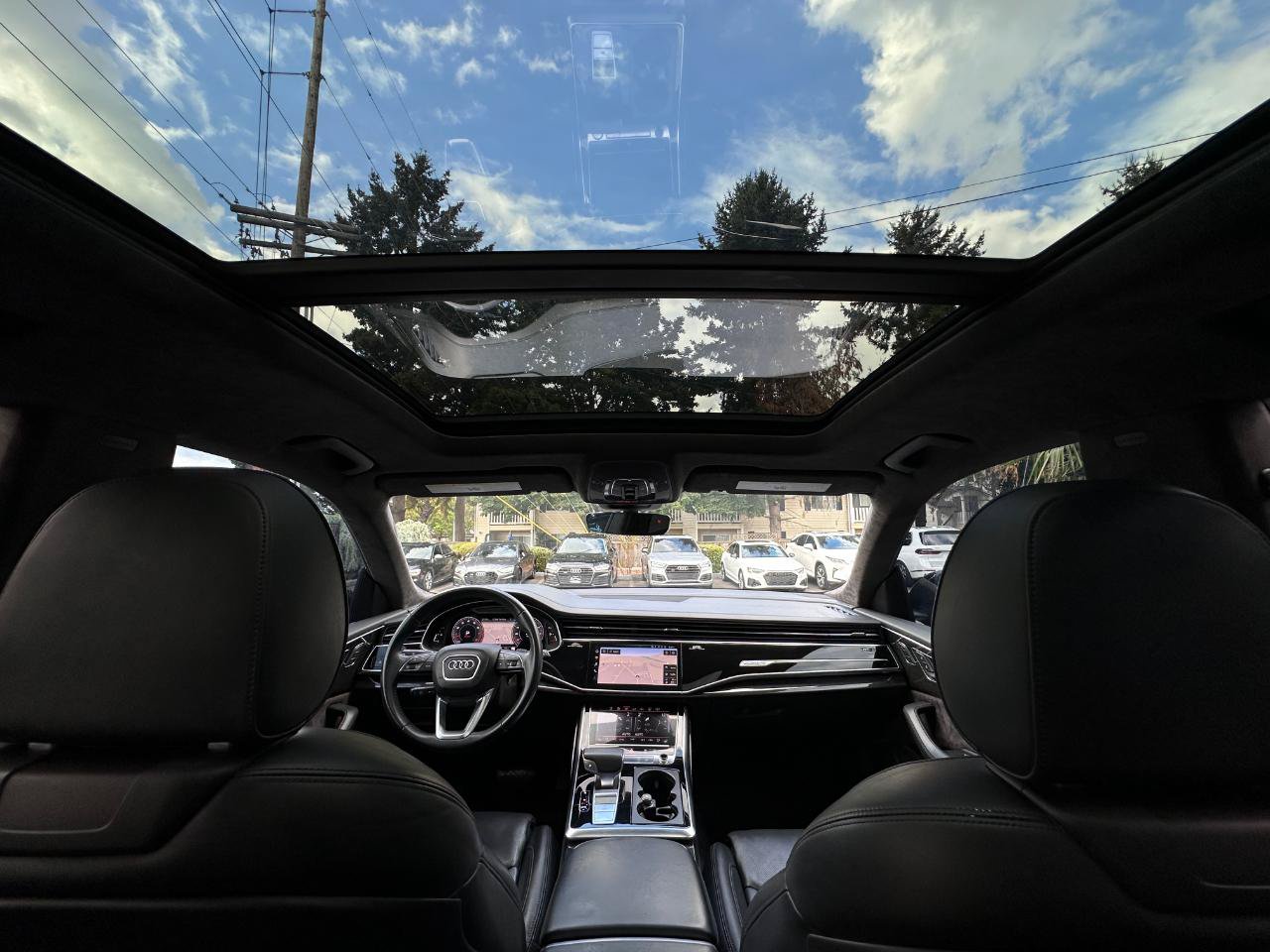 Used 2019 Audi Q8 Prestige w/ Luxury Package AWD/4WD image 13