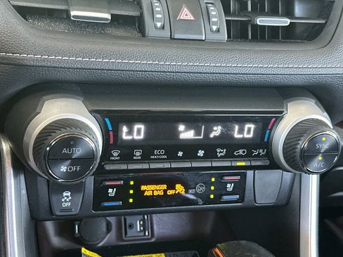 Certified 2019 Toyota RAV4 Limited w/ Advanced Technology Package AWD/4WD image 24