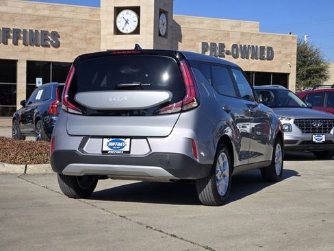 Certified 2025 Kia Soul LX image 8