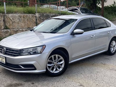 Used 2016 Volkswagen Passat 1.8T S FWD image 1