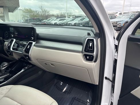 Used 2023 Kia Sorento SX image 26