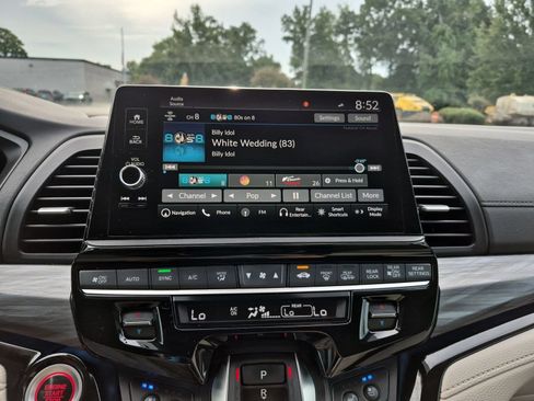 Used 2025 Honda Odyssey Elite image 13