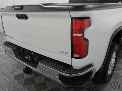 Used 2024 Chevrolet Silverado 2500 LTZ w/ LTZ Convenience Package AWD/4WD image 24