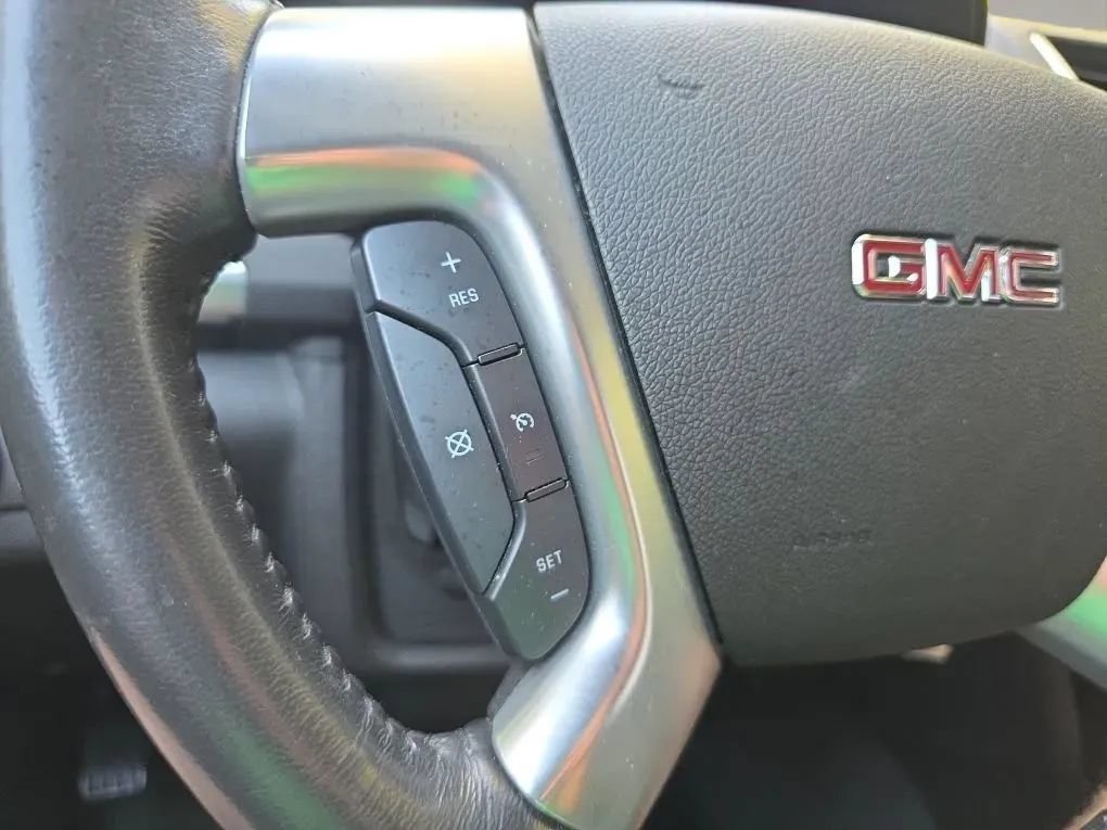 Used 2016 GMC Acadia SLE FWD image 18