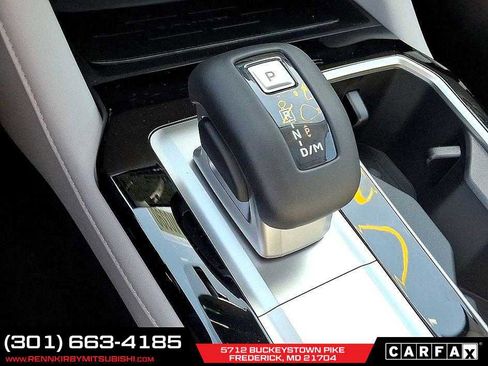 New 2025 Mitsubishi Outlander SE image 11