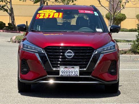 Used 2024 Nissan Kicks SR w/ SR Premium Package image 9