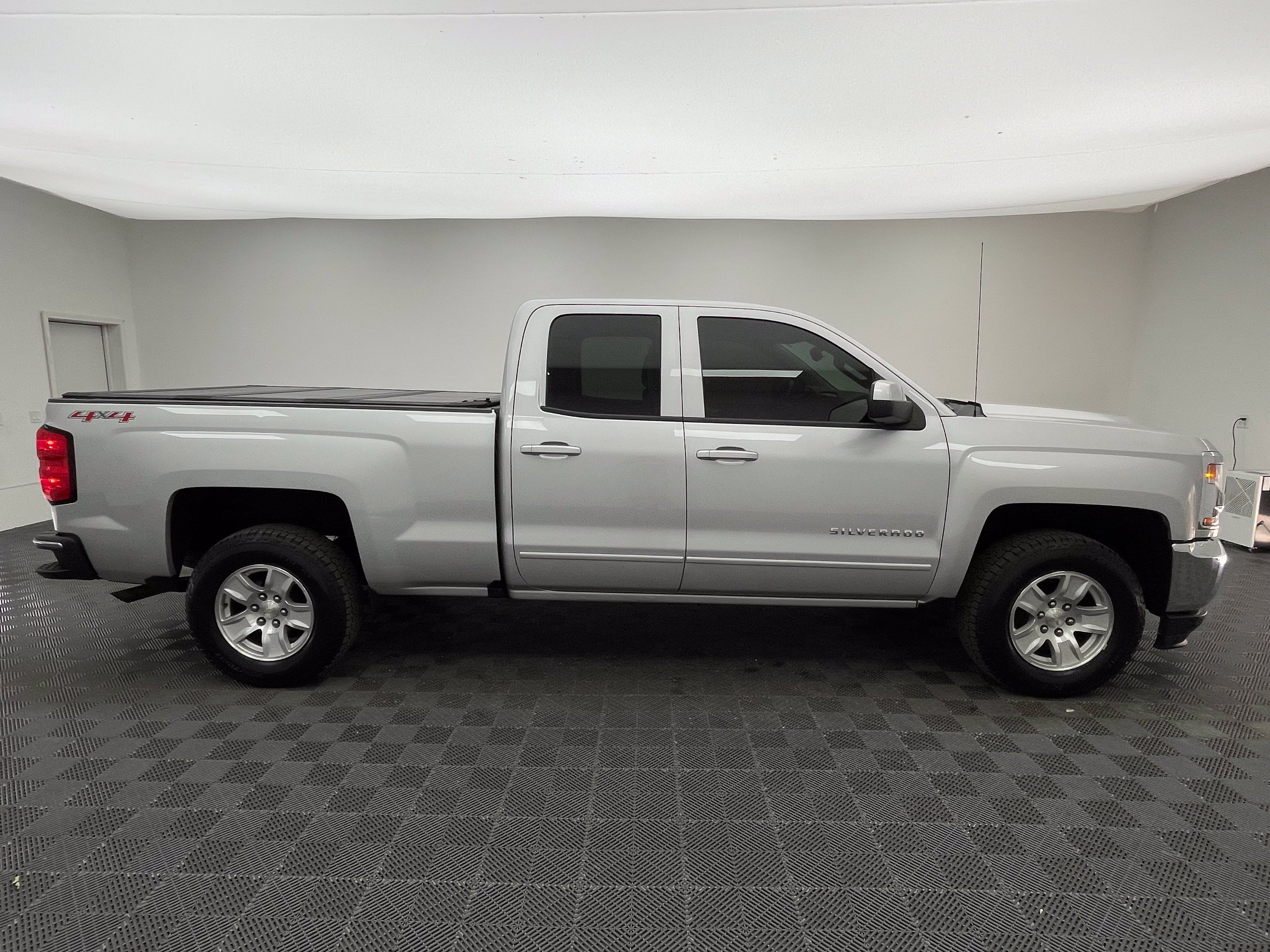 Used 2016 Chevrolet Silverado 1500 LT w/ All Star Edition AWD/4WD image 5