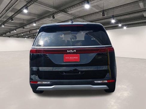 Used 2024 Kia Carnival LX FWD image 15