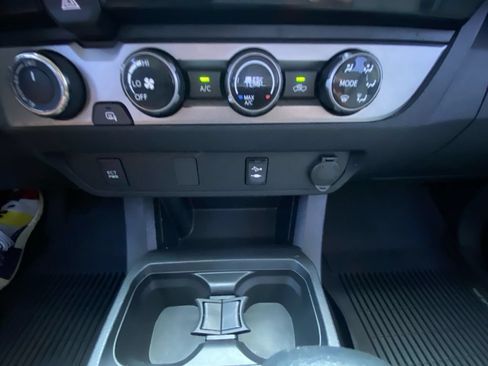 Used 2017 Toyota Tacoma SR w/ Tow Package AWD/4WD image 20