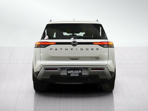 Used 2024 Nissan Pathfinder Platinum AWD/4WD image 4