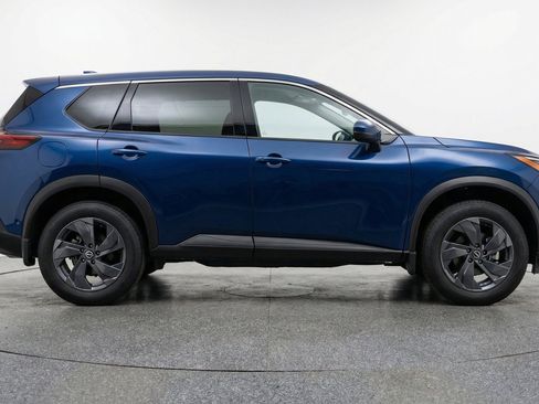 Used 2025 Nissan Rogue SV FWD image 11