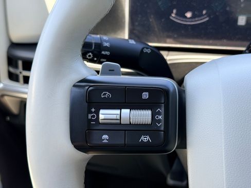 Used 2025 Hyundai Santa Fe SEL AWD/4WD image 15