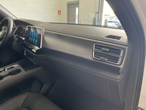 New 2026 Volkswagen Atlas Cross Sport SE AWD/4WD image 32
