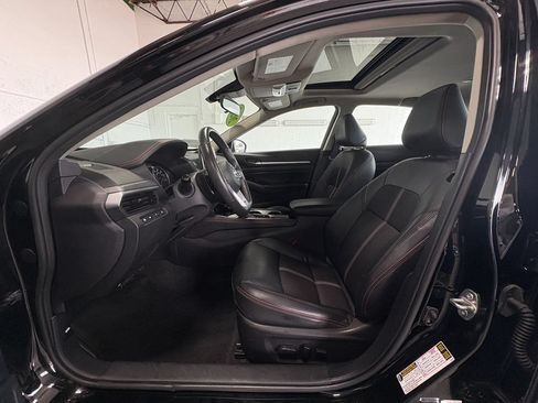 Used 2025 Nissan Altima 2.5 SR AWD/4WD image 12