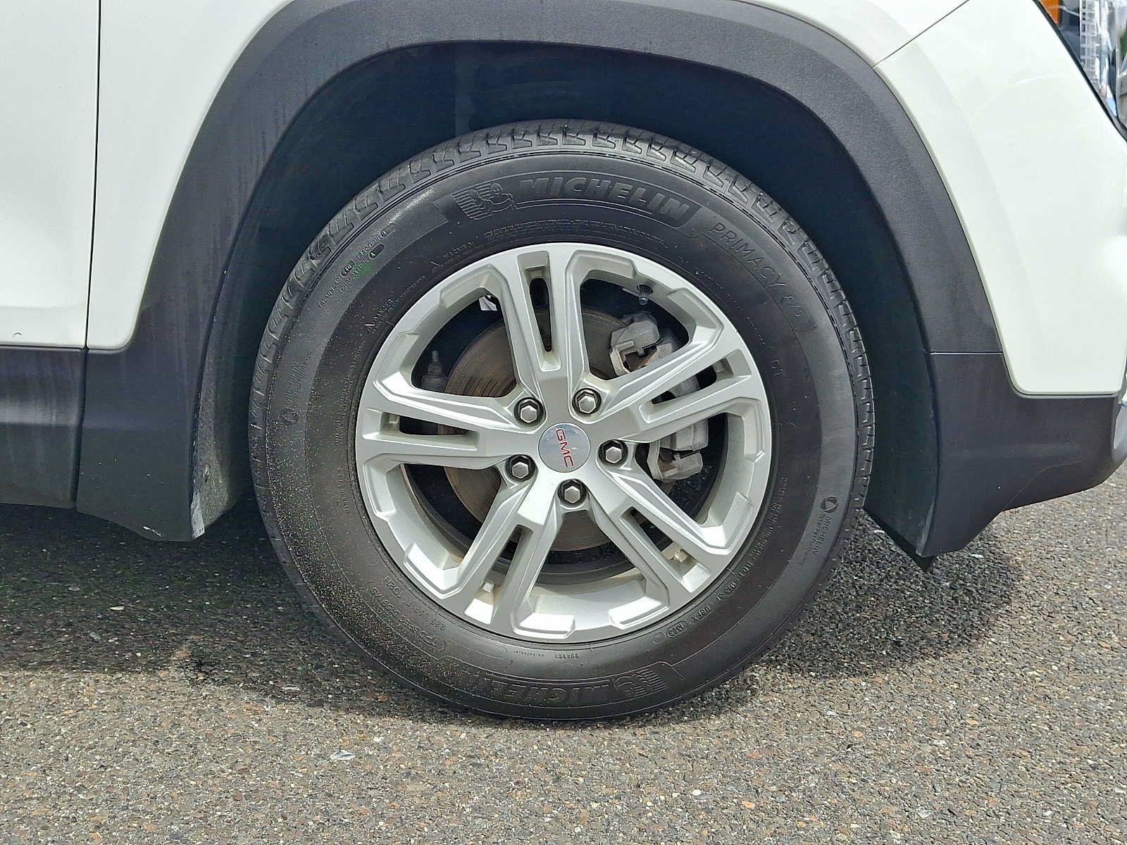 Used 2023 GMC Terrain SLE w/ Driver Convenience Package FWD image 9