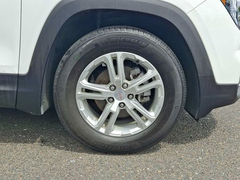 Used 2023 GMC Terrain SLE w/ Driver Convenience Package FWD image 9