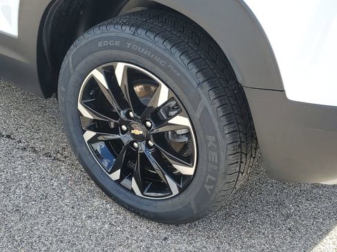 Used 2023 Chevrolet TrailBlazer LT FWD image 32