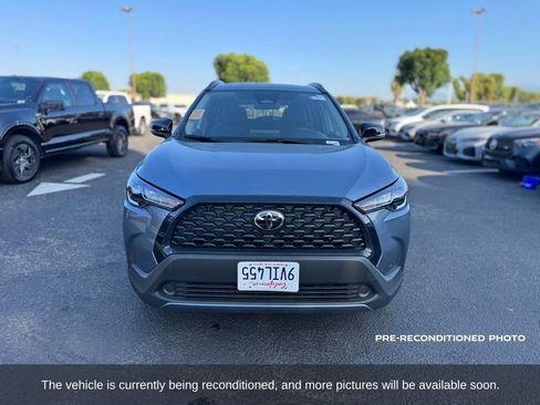 Used 2025 Toyota Corolla Cross LE FWD image 9