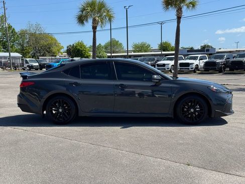Used 2025 Toyota Camry SE FWD image 7