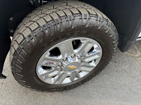 Used 2024 Chevrolet Silverado 2500 High Country w/ High Country Premium Package image 11