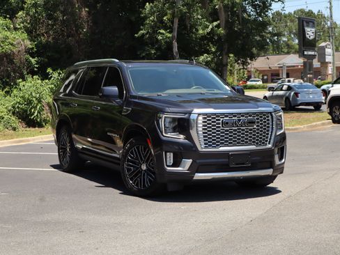 Used 2023 GMC Yukon Denali w/ Denali Reserve Package AWD/4WD image 2