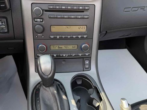 Used 2007 Chevrolet Corvette Convertible w/ Preferred Equipment Group RWD image 17