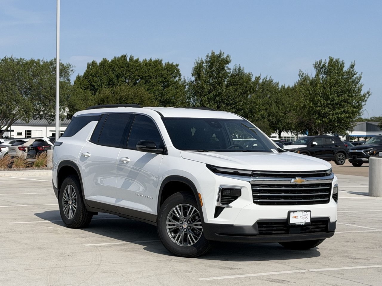 New 2026 Chevrolet Traverse LT FWD image 2