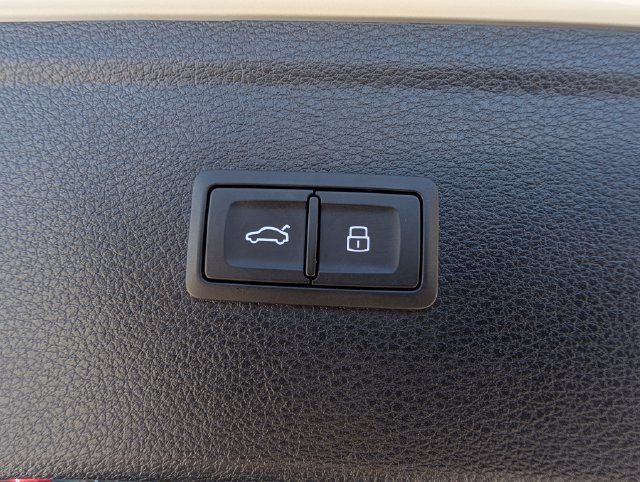 Used 2024 Audi Q5 2.0T Premium AWD/4WD image 11
