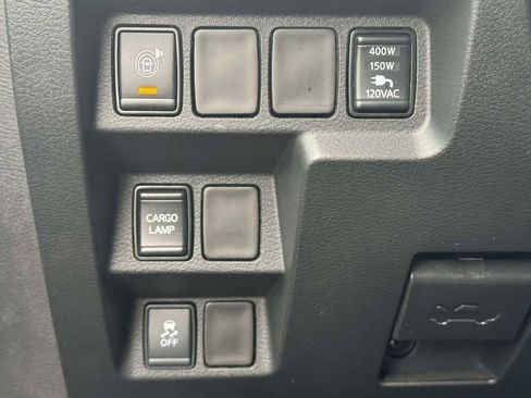 Used 2025 Nissan Frontier SV w/ SV Convenience Package image 19