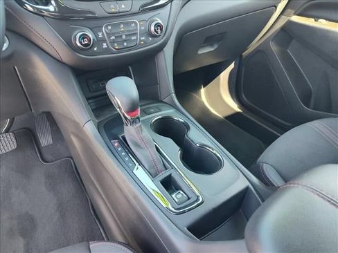 Certified 2024 Chevrolet Equinox RS FWD image 21