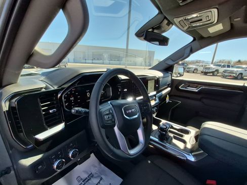 New 2026 GMC Sierra 1500 Elevation image 18