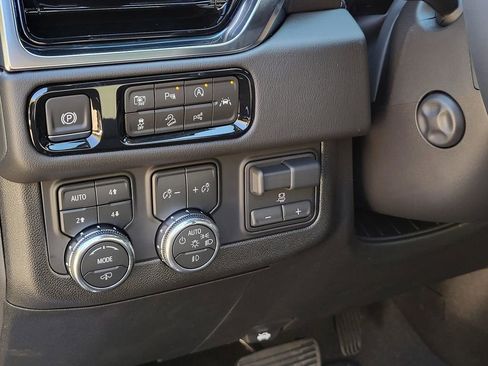 New 2026 GMC Yukon XL Denali w/ Denali Reserve Package image 9