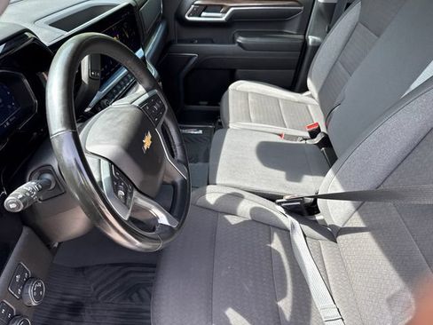 Used 2024 Chevrolet Silverado 1500 LT AWD/4WD image 18