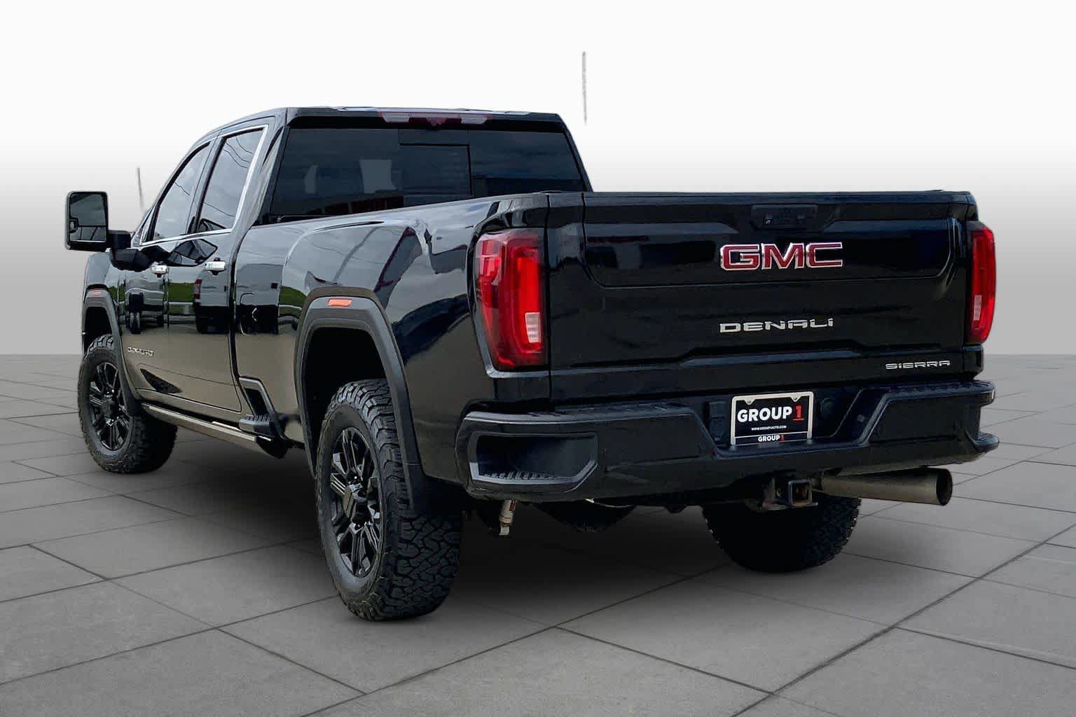 Used 2023 GMC Sierra 3500 Denali w/ Denali Black Diamond Edition AWD/4WD image 11