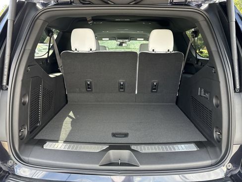 New 2025 Chevrolet Suburban Premier AWD/4WD image 26