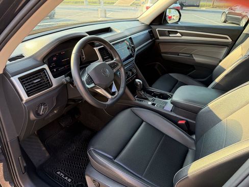 Used 2022 Volkswagen Atlas SE image 3