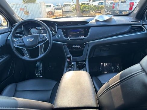 Certified 2025 Cadillac XT5 Premium Luxury image 30