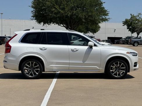 Used 2017 Volvo XC90 T6 Momentum w/ Vision Package AWD/4WD image 3