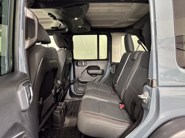 Used 2025 Jeep Wrangler Unlimited Rubicon AWD/4WD image 12