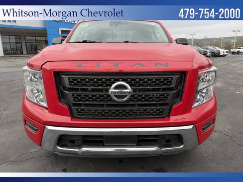 Used 2022 Nissan Titan SV image 2