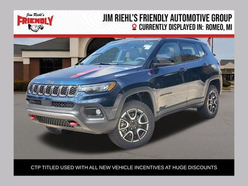 New 2026 Jeep Compass Trailhawk w/ Trailer Tow Group AWD/4WD image 1