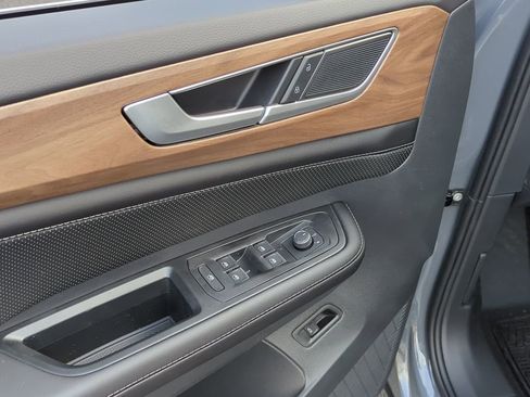 New 2026 Volkswagen Atlas SE image 11