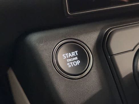 Used 2026 Land Rover Defender 110 S AWD/4WD image 32