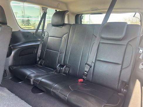 Used 2020 Chevrolet Suburban LT image 15