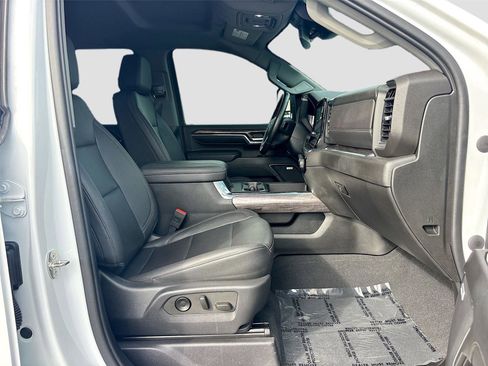 Used 2024 Chevrolet Silverado 2500 LTZ w/ LTZ Plus Package image 32